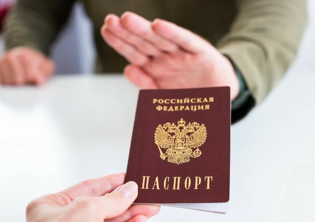 Кому могут отказать в получении гражданства РФ